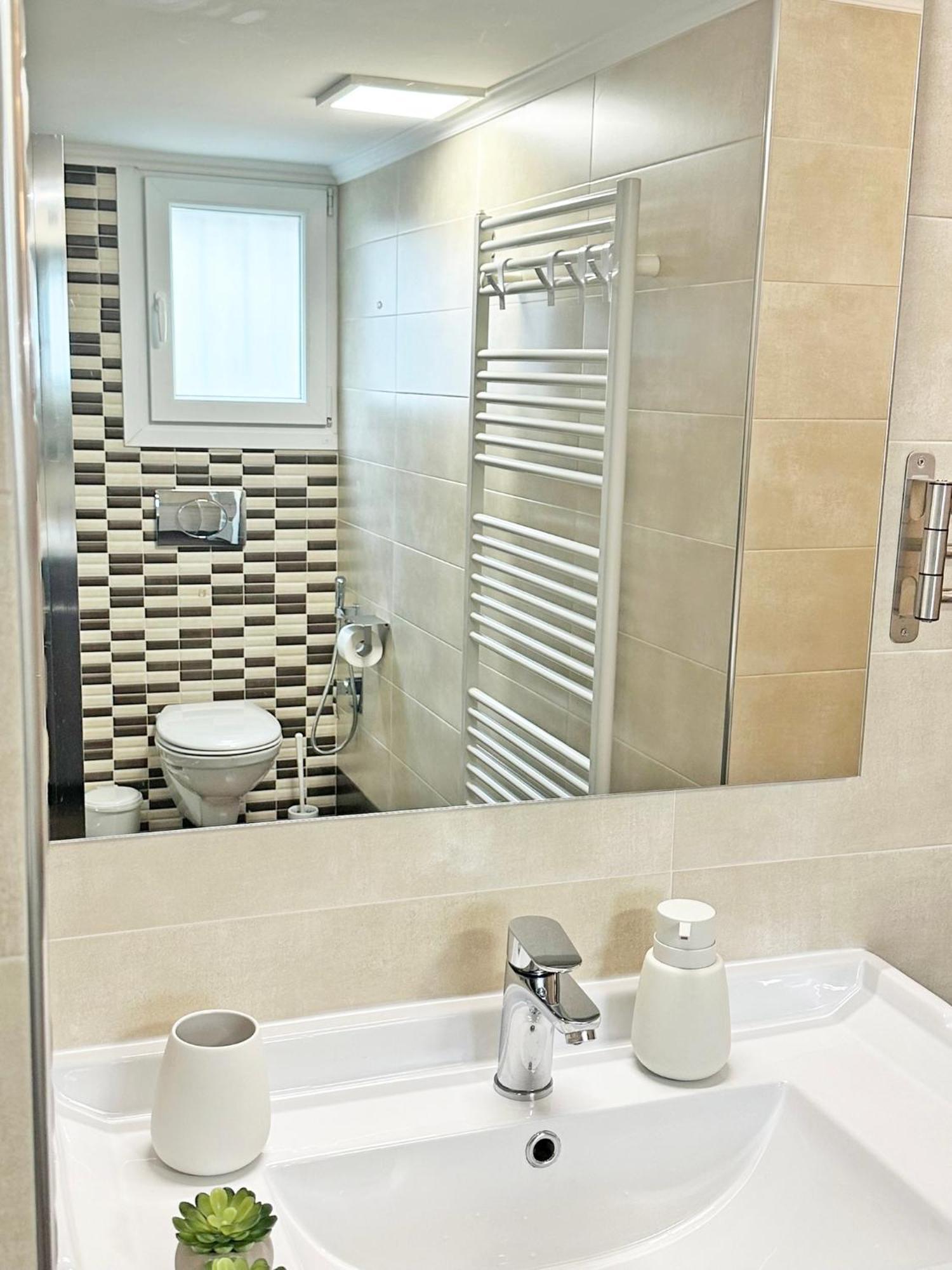 Two Bedroom Luxury Apartment. * Athens
